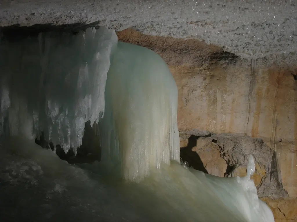Dachstein giant ice cave / Dachstein Rieseneishöhle