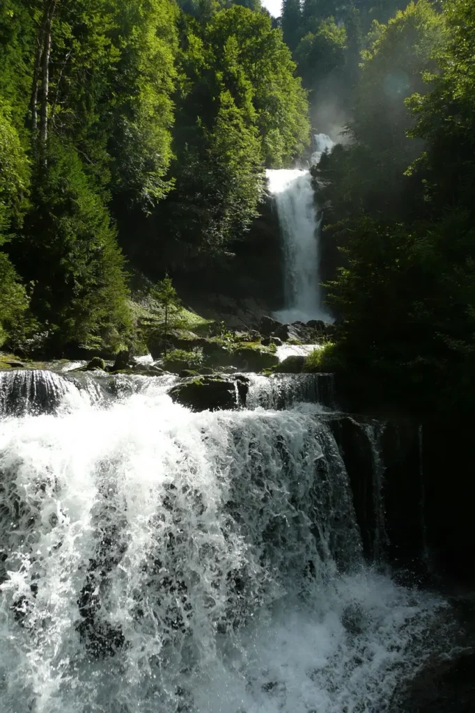 Lake Brienz Giessbach waterfall hike / Brienzersee Giessbach Wasserfall Wanderung