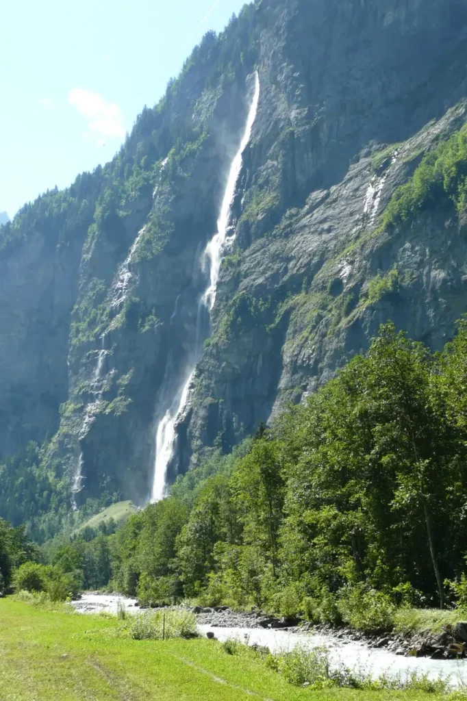 Lauterbrunnen waterfalls hike