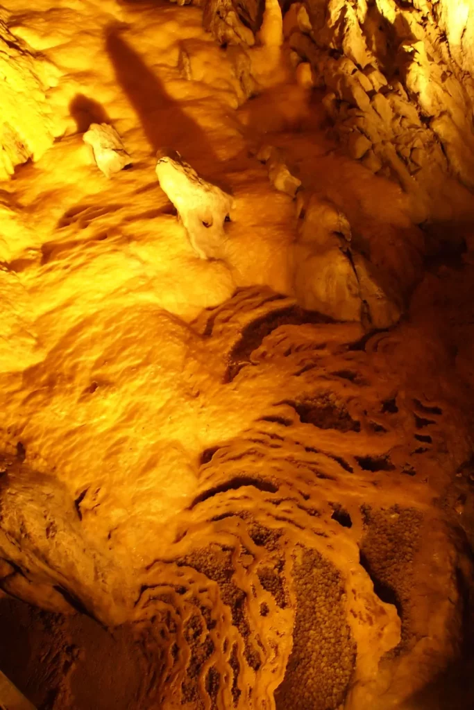 Vallorbe Caves / Vallorbe Höhle